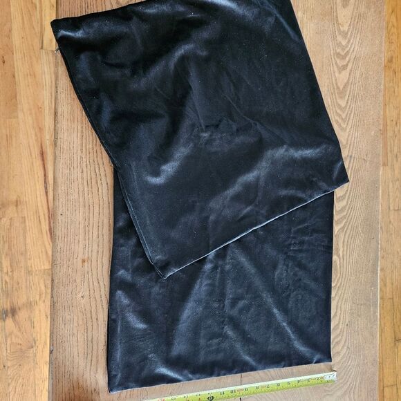Set of 2 Black Velvet Pillow Covers 19.5″ | Soft Zippered Accent Pillows NEW - Picture 8 of 9